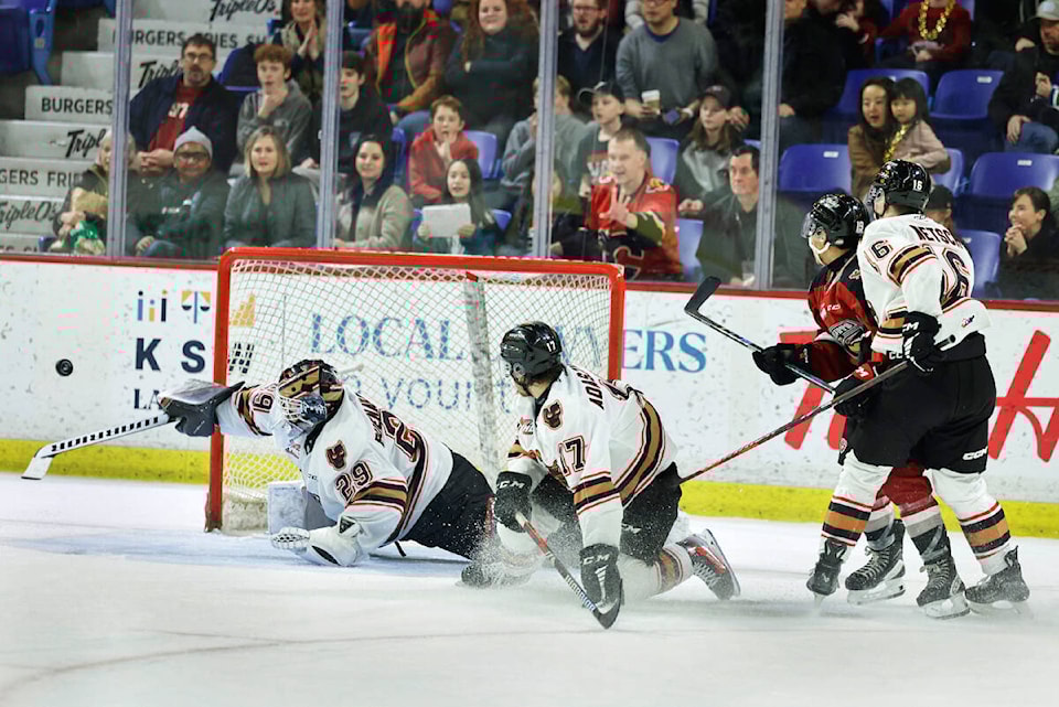 web1_230104-lat-hc-giantswinovercalgary-