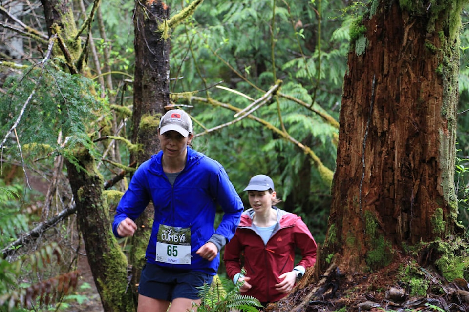 web1_230508-cvr-cumby-run-runners_1