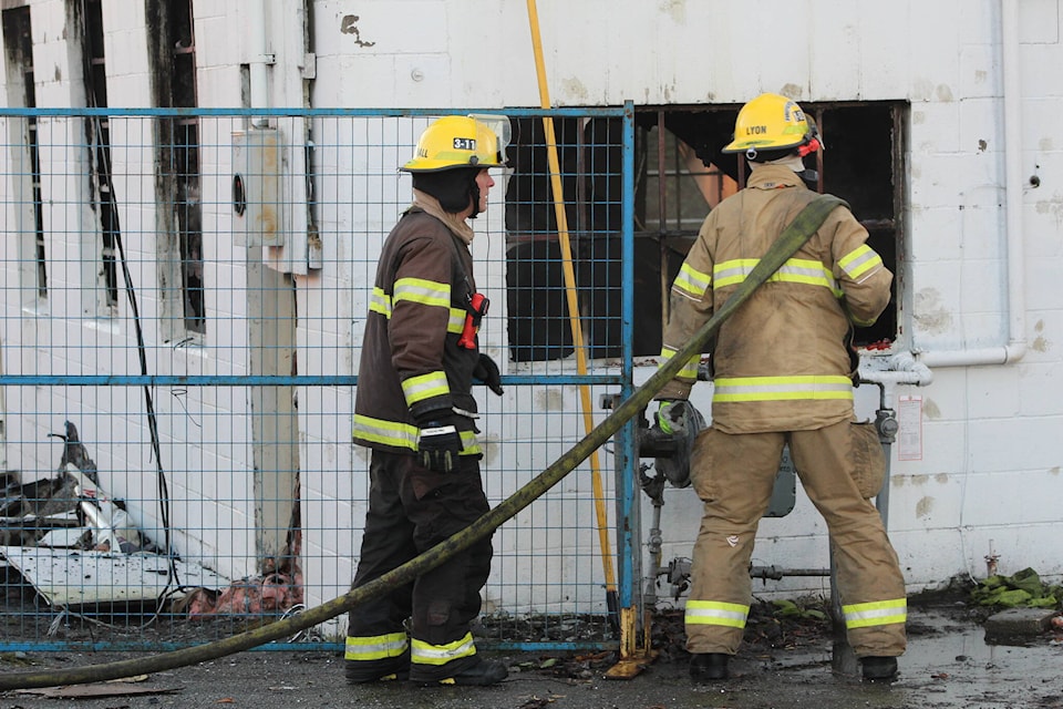 web1_231127-mcr-fire-lougheed-_2