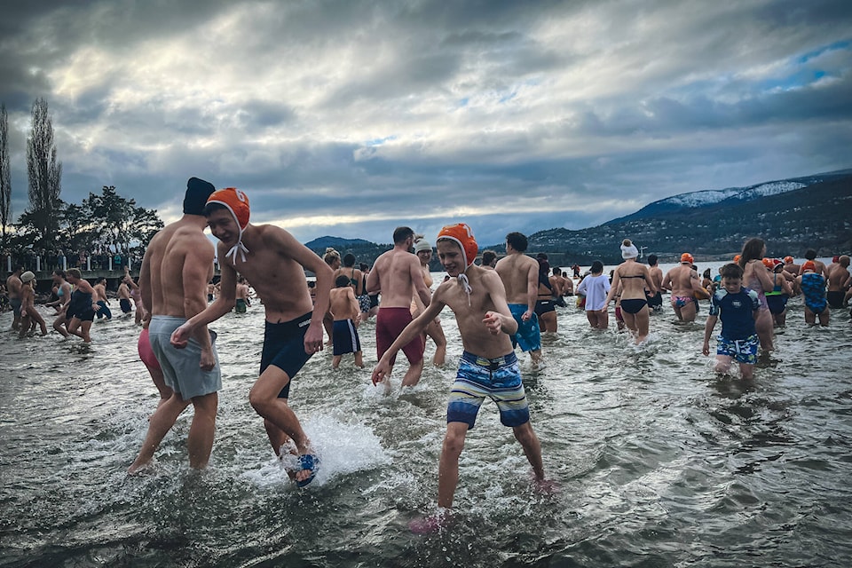 PHOTOS: Hundreds plunge into the new year in Kelowna - Keremeos Review