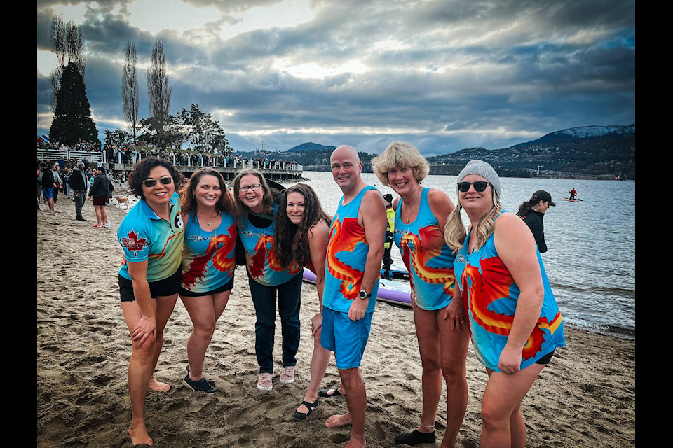 PHOTOS: Hundreds plunge into the new year in Kelowna - Vernon Morning Star