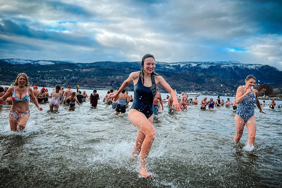 PHOTOS: Hundreds plunge into the new year in Kelowna - Kelowna Capital News