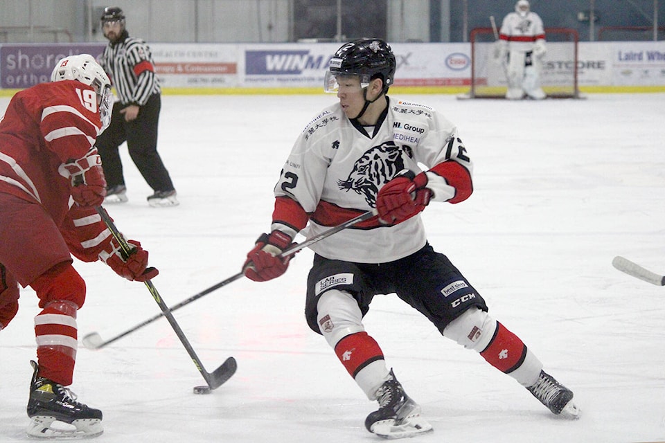 web1_240110-nbu-tom-harris-hockey-rewrite-1_1