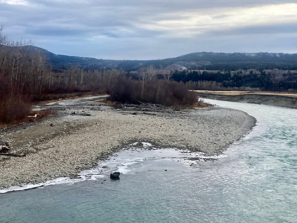 web1_240111-omh-warm-winter-chilcotinriver_1