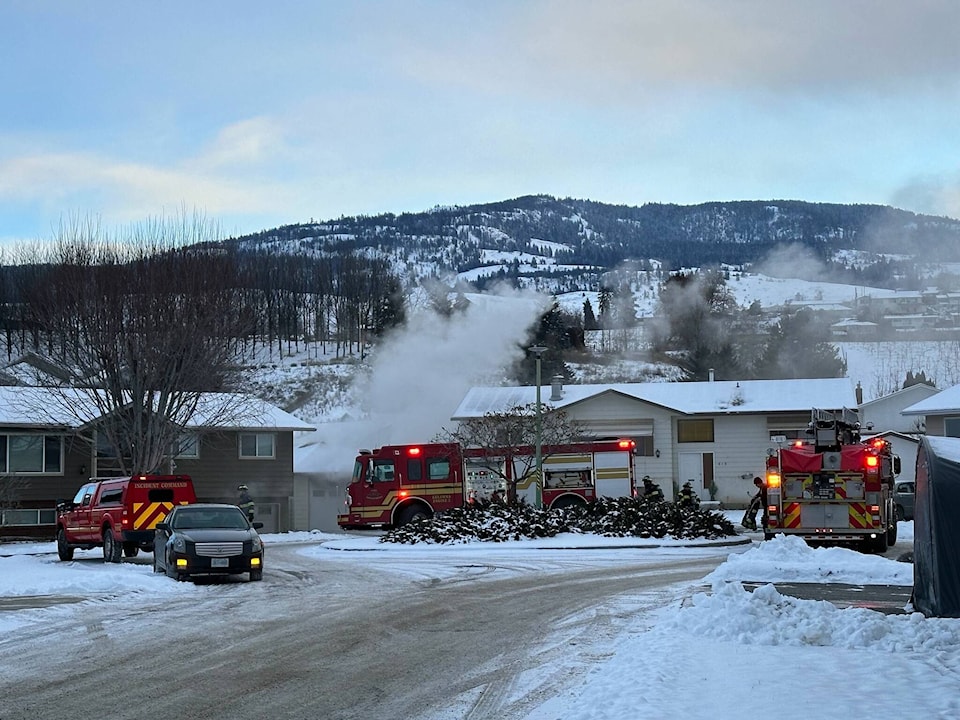web1_240116-kcn-rutland-garage-fire-backroadfire_1