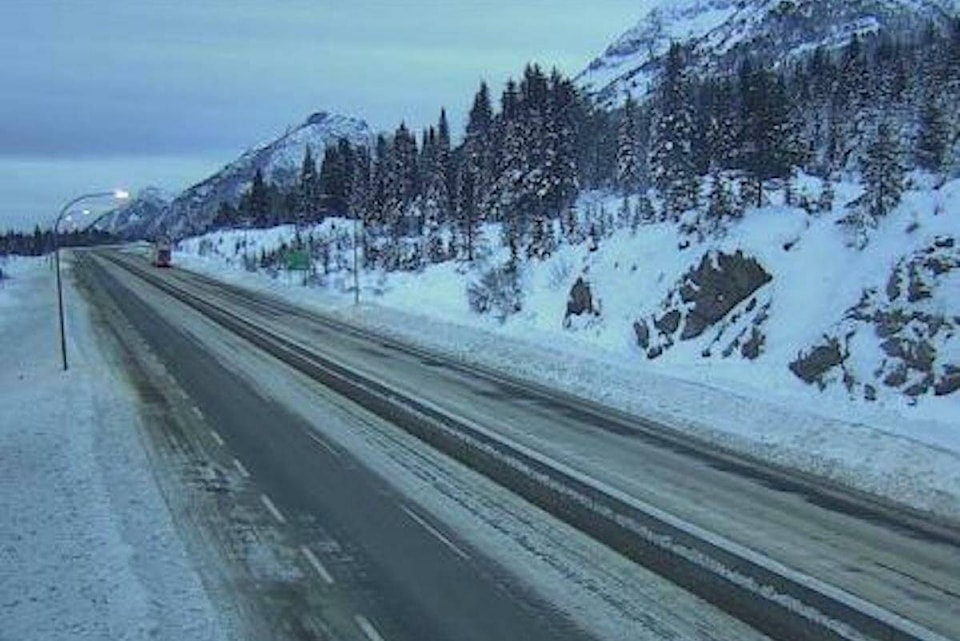 web1_240116-kcn-snowfall-highways_1