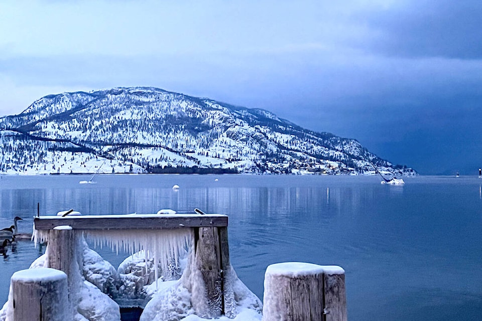 web1_240118-kcn-boatssinkin_1