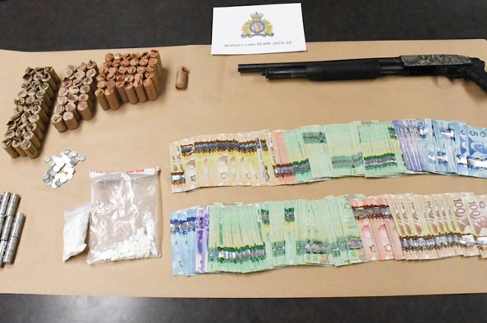 web1_240118-wlt-guns-drugs-seizure_1