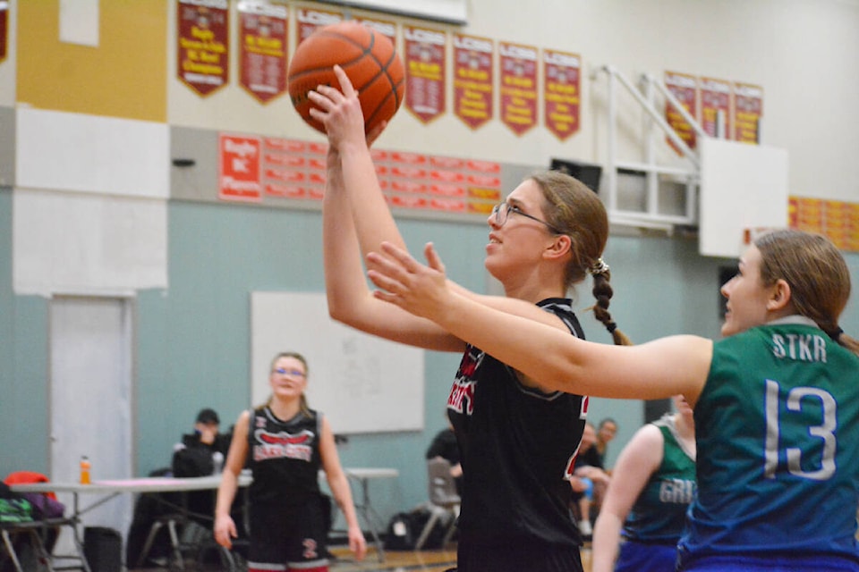 web1_240118-wlt-lcss-basketball-win_6