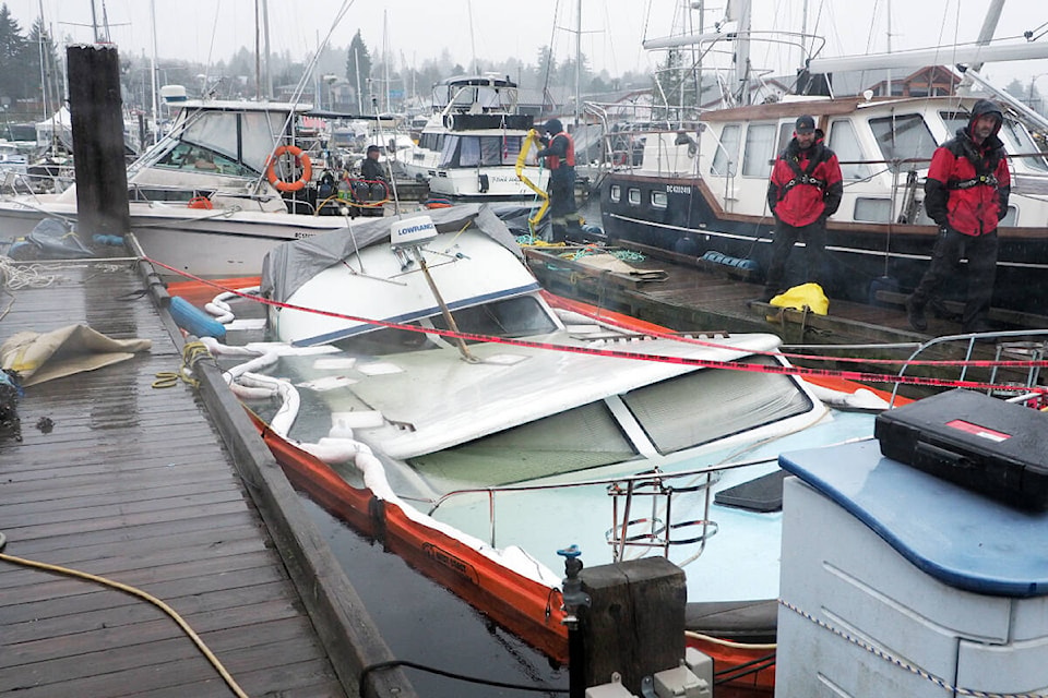 web1_240122-nbu-rescue-from-sinking-boat-nanaimo-_1