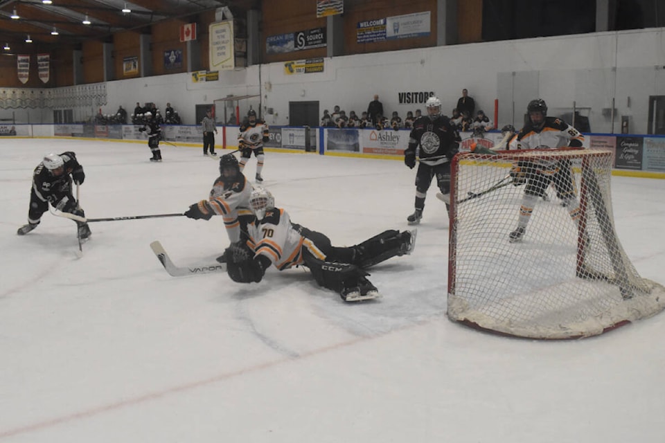 web1_240124-cvr-s-hockey-1_1