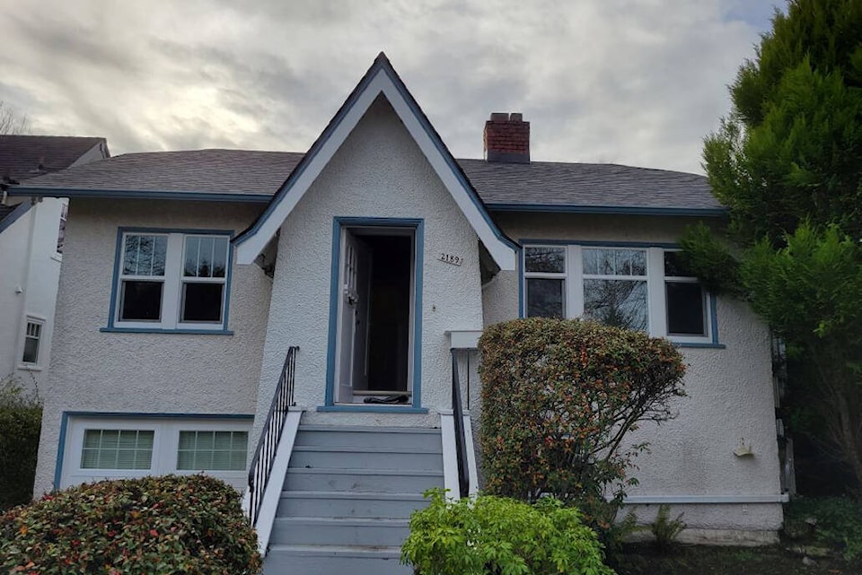 web1_240124-obn-oakbaydollhousenickelbros-sub_1
