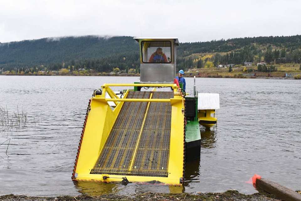 City of Williams Lake crew with the newly-acquired lake harvester near Scout Island on Oct. 19, 2021. (Monica Lamb-Yorski photo - Williams Lake Tribune) 