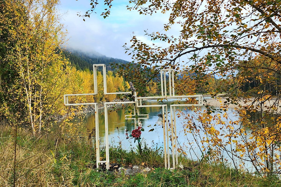 web1_rsz-crosses-fall-20231003_091804