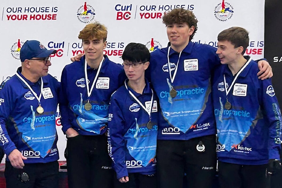 web1_240208-vms-u18-curling-u18curling_1