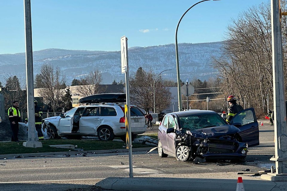 The intersection of Dilworth and Leckie roads was the scene of a two-vehicle, head-on crash on Friday (Feb. 9) afternoon. (Jordy Cunningham/Capital News) 