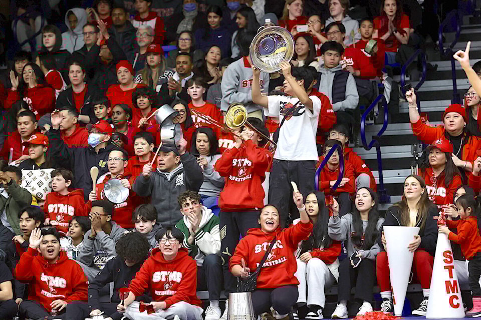 web1_240226-lat-df-jr-boys-bball-fans_1