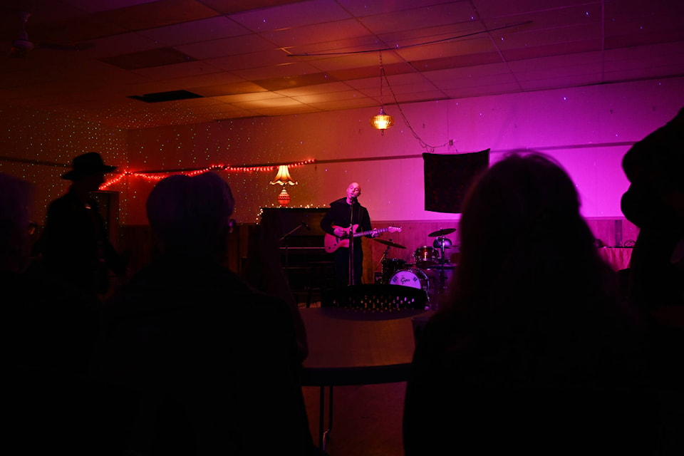Lee Anthony plays for a packed house at the return of the Black Cat Cafe in Cawston on Feb. 24 (Brennan Phillips - Western News) 