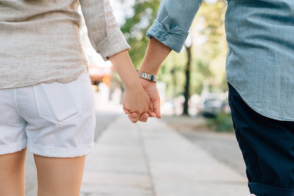 web1_holding-hands-1149411_1280