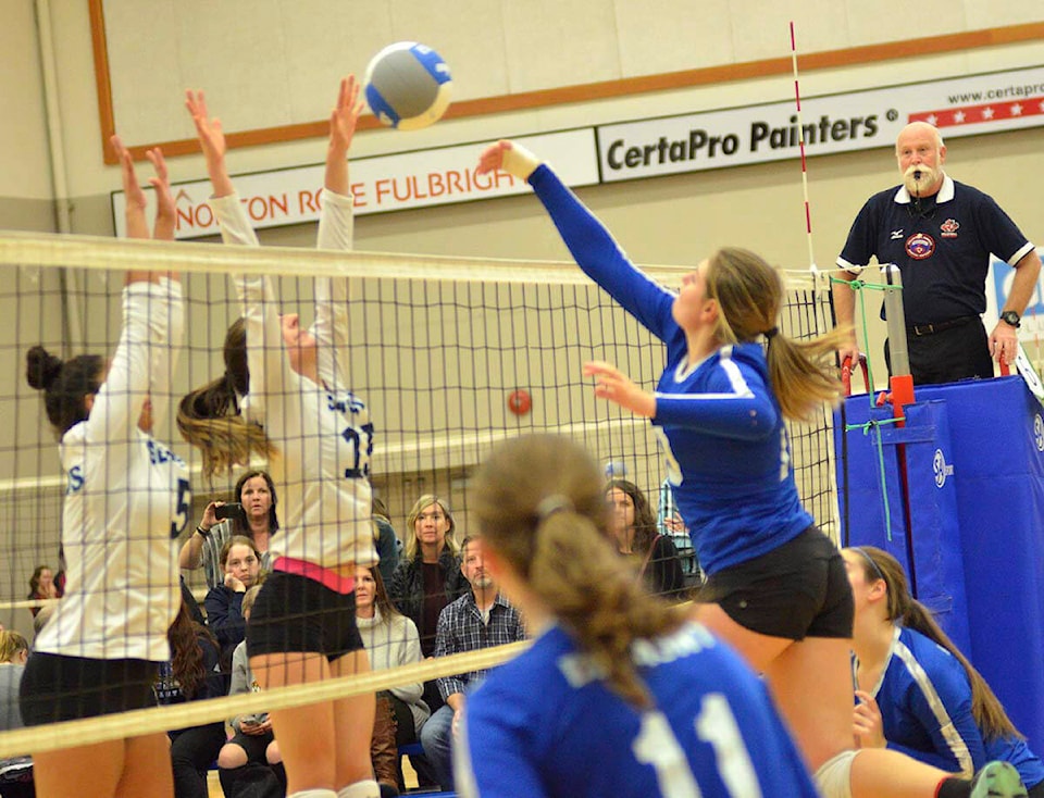web1_171206-gng-sports-volleyball-belmont2