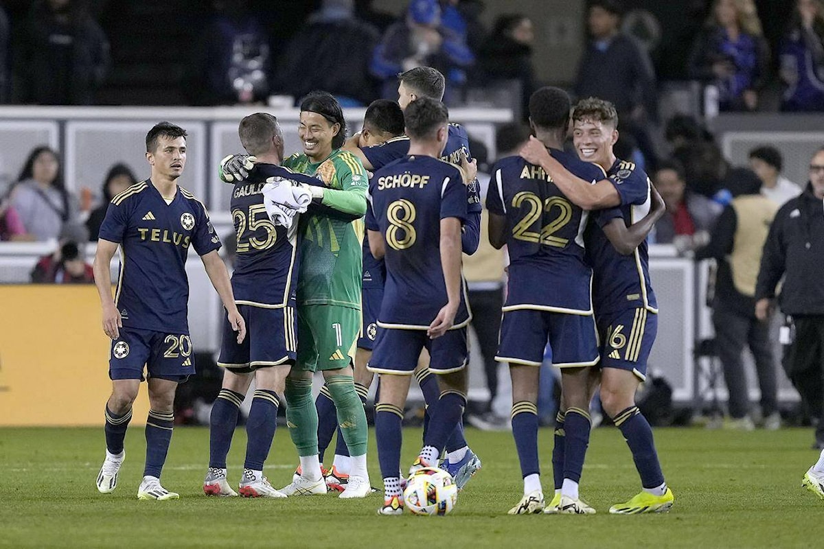 North 2024 shore whitecaps