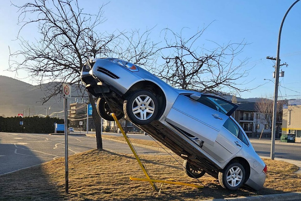 web1_210321-vms-highwire-car