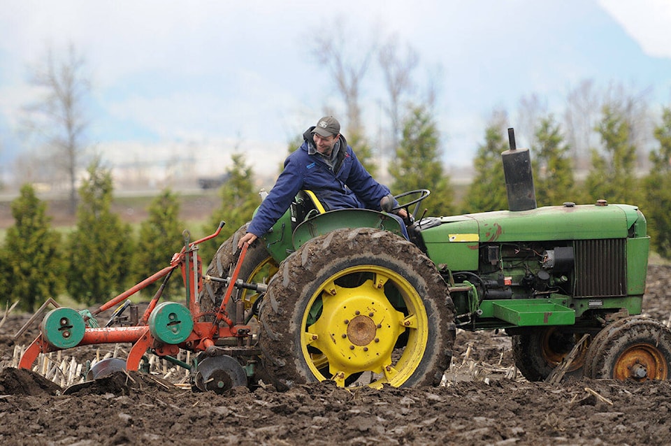 web1_230401-cpl-photos-plowing-match_13