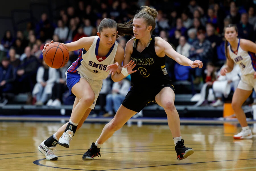St. Michaels University School edges out South Kamloops in the semi-final game in the AAA girls basketball provincials. (Ryan Molag/LEC and Vancouver Sports Pictures) 