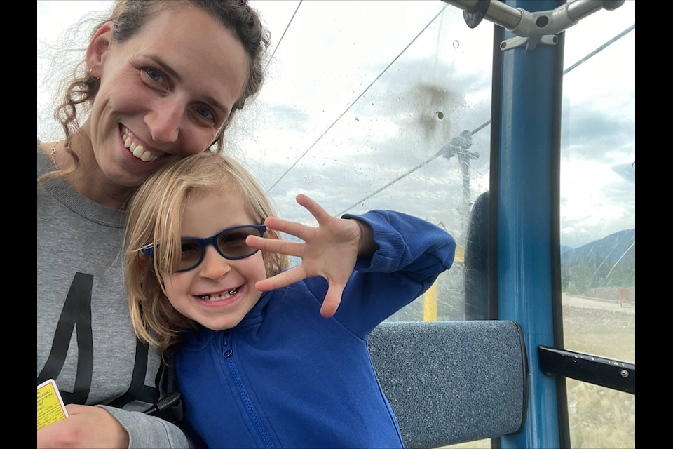 Rebecca Traun (right, in blue) was recently diagnosed undiscovered genetic variant. She is pictured here with her mother, Sarah Traun (left). (Sarah Traun) 