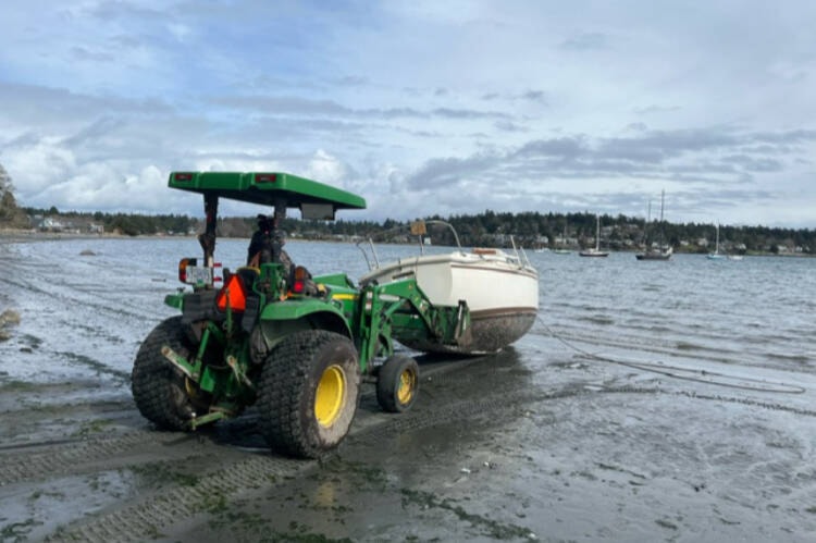 web1_240301-obn-derelictboatremoval-sub_2