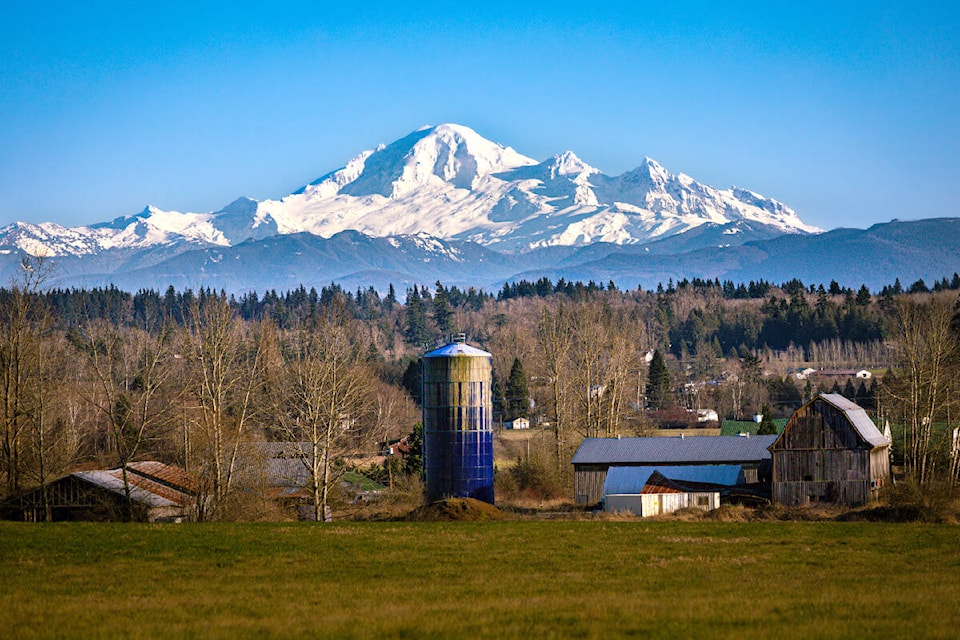 web1_240304-lat-rh-lensmartymtns-charles_1