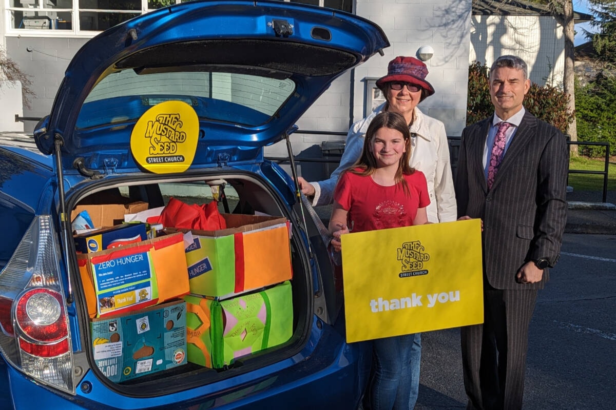 oak-bay-bank-battle-raises-food-enough-to-feed-family-of-4-for-2-weeks
