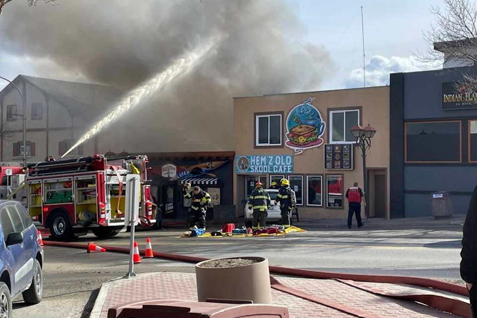 A fire is currently unfolding in downtown Osoyoos. (Mary-Lou Ducharme - Facebook) 