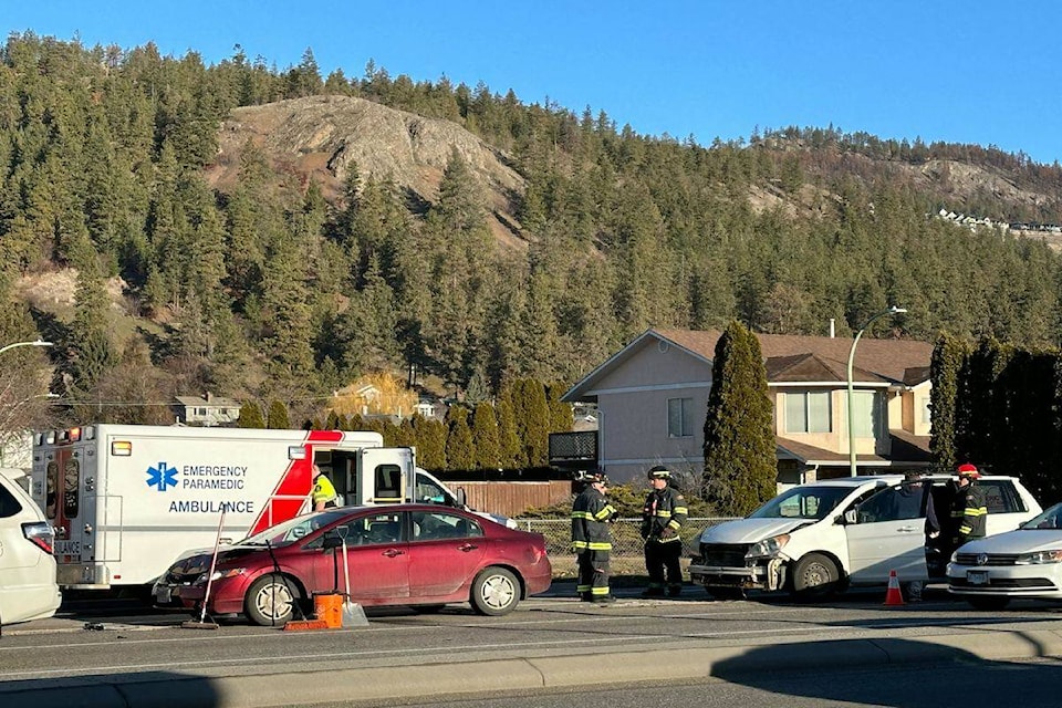 web1_240314-kcn-glenmore-fender-bender-glenmorecrash_1