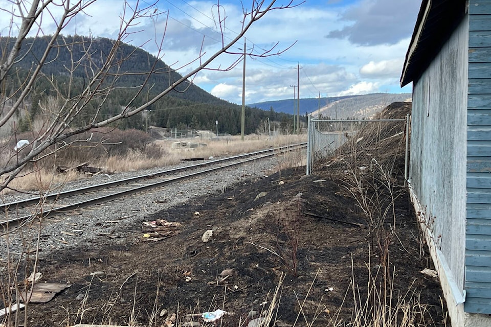 web1_240314-wlt-mackenzie-ave-fire_1