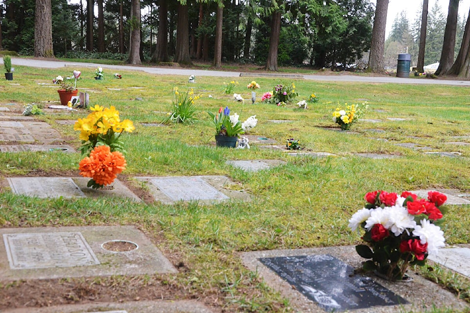 Flowers left on graves at 91ԭ Lawn Cemetery in Brookswood. (Matthew Claxton/91ԭ Advance Times) 