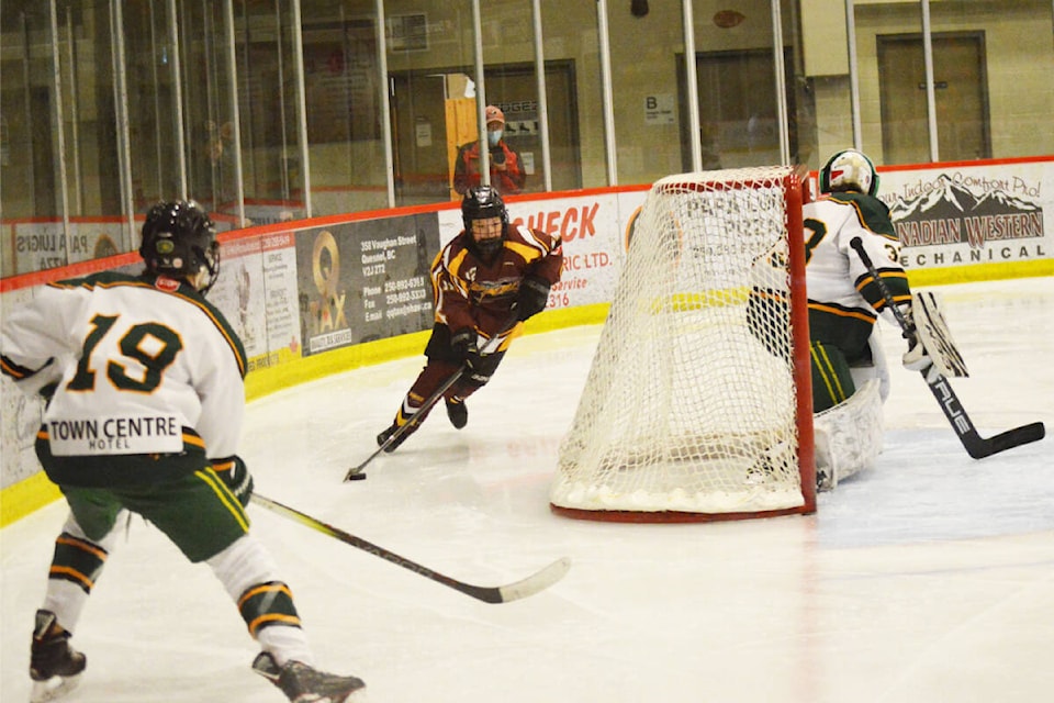 Wraparound attempt by the Quesnel Thunder during the U15 Tier 3 provincial hockey championships at West Fraser Centre. (Frank Peebles photo - Quesnel Cariboo Observer) 