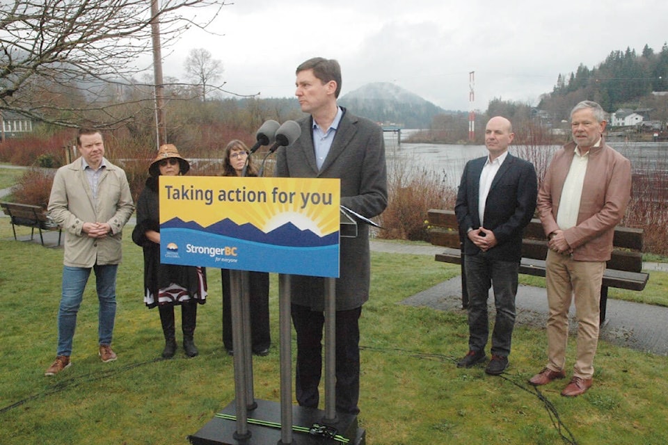 B.C. Premier David Eby was in Lake Cowichan on March 22, which was World Water Day 2024, to celebrate the province’s commitment of $14 million to help pay for the new weir on Cowichan Lake. Pictured, from left, is CVRD chair Aaron Stone, Cowichan Tribes Chief Cindy Daniels, Cowichan Valley MLA Sonia Furstenau, Eby, Nathan Cullen, Minister of Water, Land and Resource Stewardship, and Nanaimo-North Cowichan MLA Doug Routley. (Robert Barron/Citizen) 