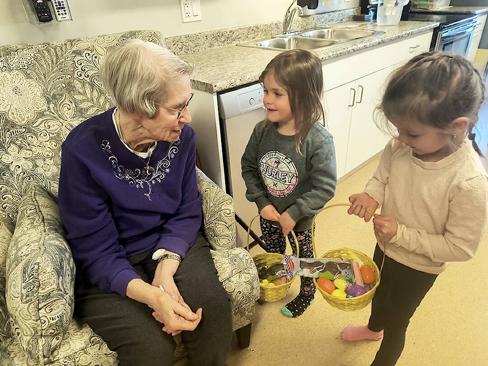 web1_240403-hto_senior