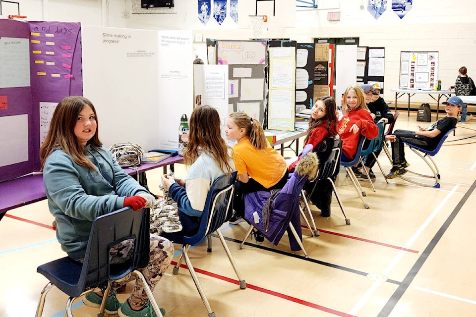 web1_rsz-bes-row-of-students-955