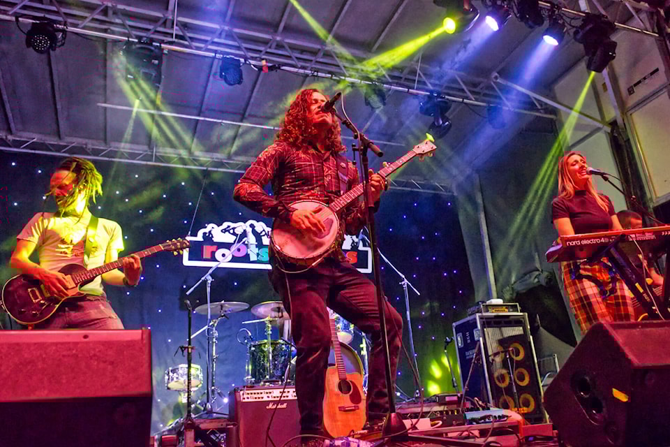 web1_220824-saa-photo-gallery-roots-and-blues-2022_3