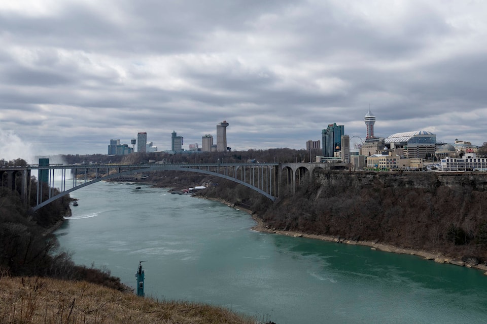 Eclipse expected to create largest Niagara Falls tourist influx ever