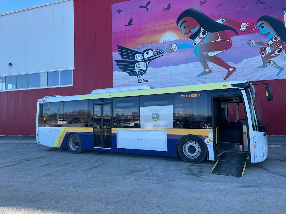 web1_240410-yel-bus-photo_3