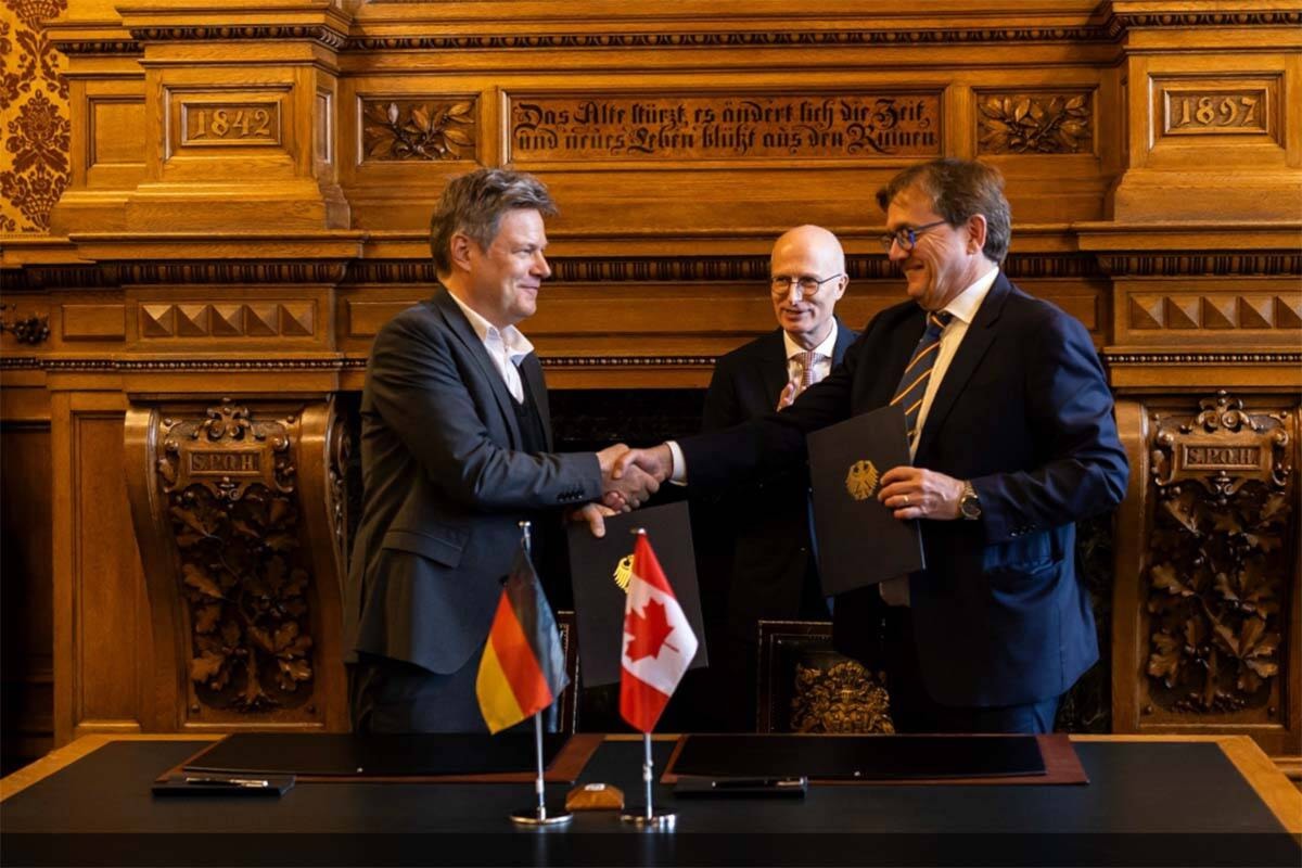 Der frühere Ministerpräsident von British Columbia, Horgan, hilft beim Verkauf kanadischen Wasserstoffs in Deutschland