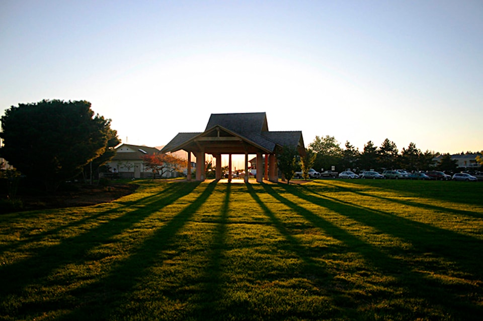 web1_240417-cvr-n-downtowncomox-marina_1