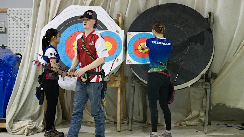 Tres arqueros del Yukon serán liberados durante competencia en El Salvador