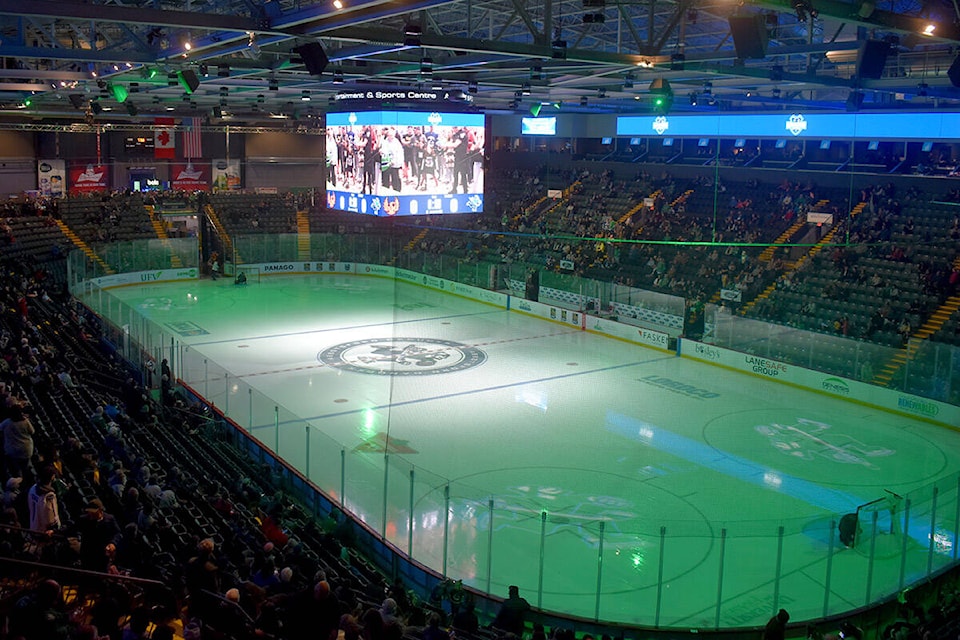 web1_240425-abb-canucksattendance-1_1