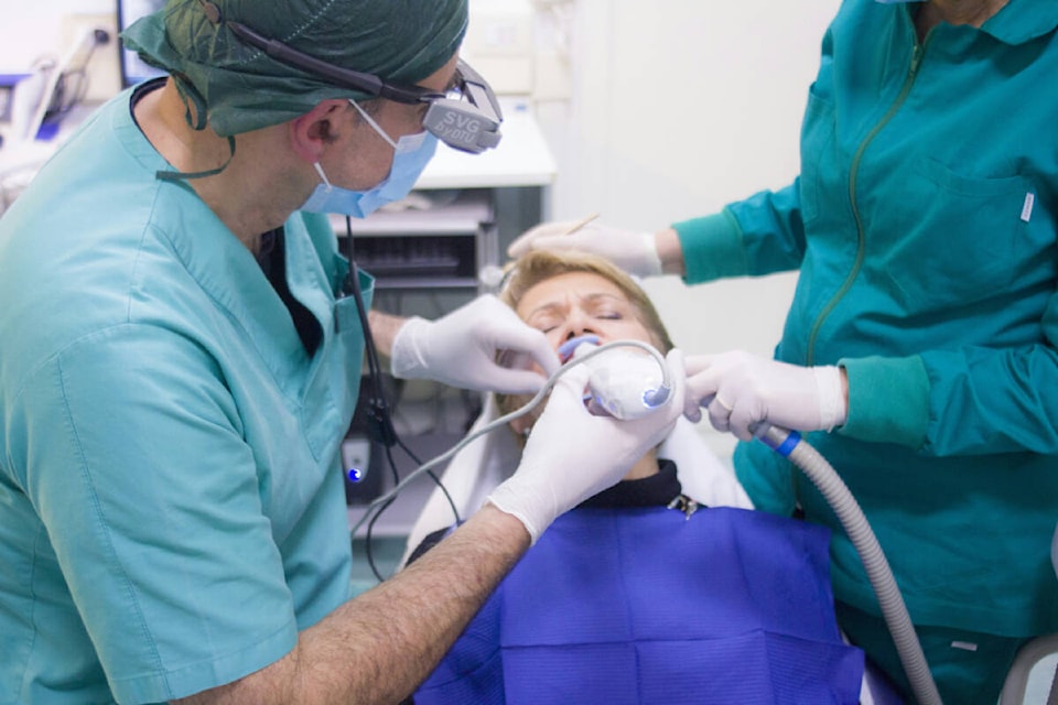 web1_240425-snm-dentists-photo_1