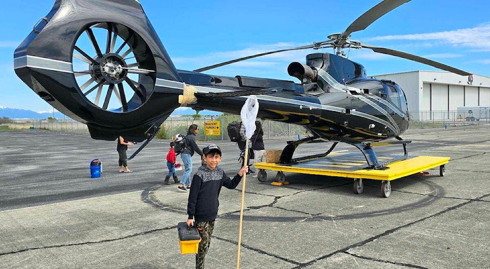 web1_240425-sul-vaisakhihelicopter-child_1