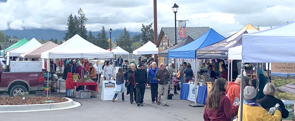 web1_240502-cva-farmers-market-10_1